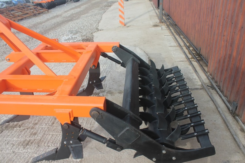 Плуг чизельный ПЧН-1,6 с зубчатым катком купить в Москве – «БДН-АгроКубань», 9