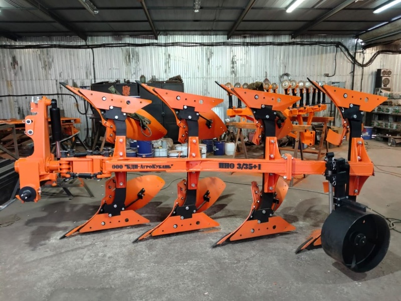 Плуг навесной оборотный 3/35+1 купить в Москве – «БДН-АгроКубань», 2