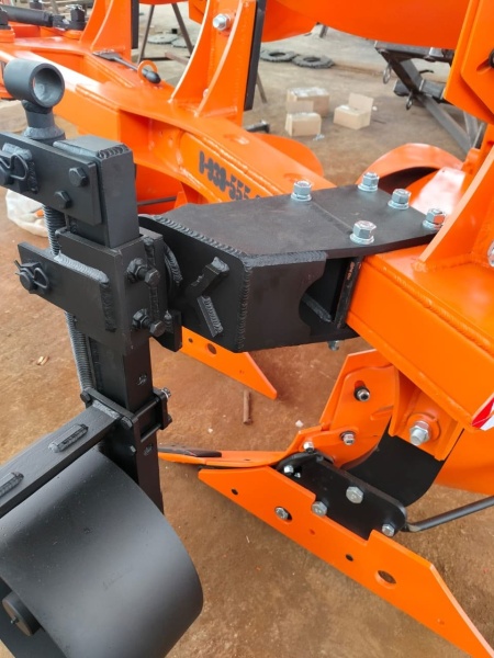 Плуг навесной оборотный 3/35 купить в Москве – «БДН-АгроКубань», 5