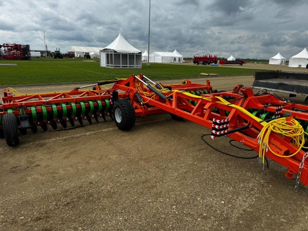 Лущильник мульчировщик дисковый прицепной «АВРОРА» ЛД-8Л (евро-складывание) ЛАФЕТ купить в Москве – «БДН-АгроКубань», 2
