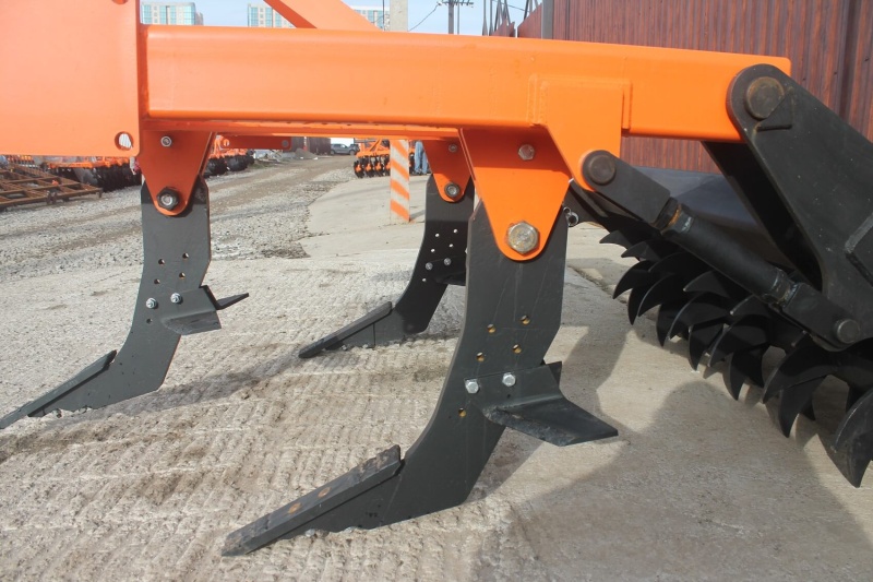 Плуг чизельный ПЧН-1,6 с зубчатым катком купить в Москве – «БДН-АгроКубань», 11