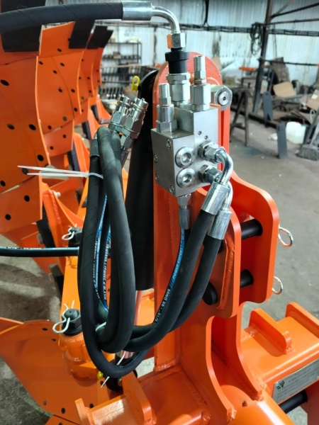 Плуг навесной оборотный 3/35+1 купить в Москве – «БДН-АгроКубань», 3