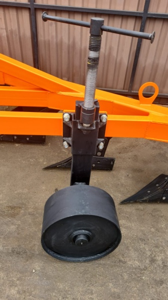 Плуг отвальный ПЛН 3-35 (3 корпуса) купить в Москве – «БДН-АгроКубань», 4