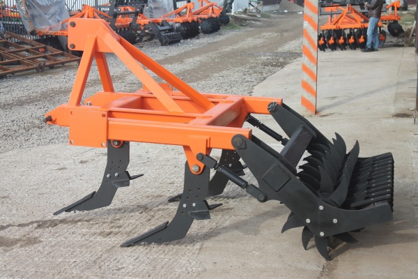 Плуг чизельный ПЧН-1,6 с зубчатым катком купить в Москве – «БДН-АгроКубань», 4